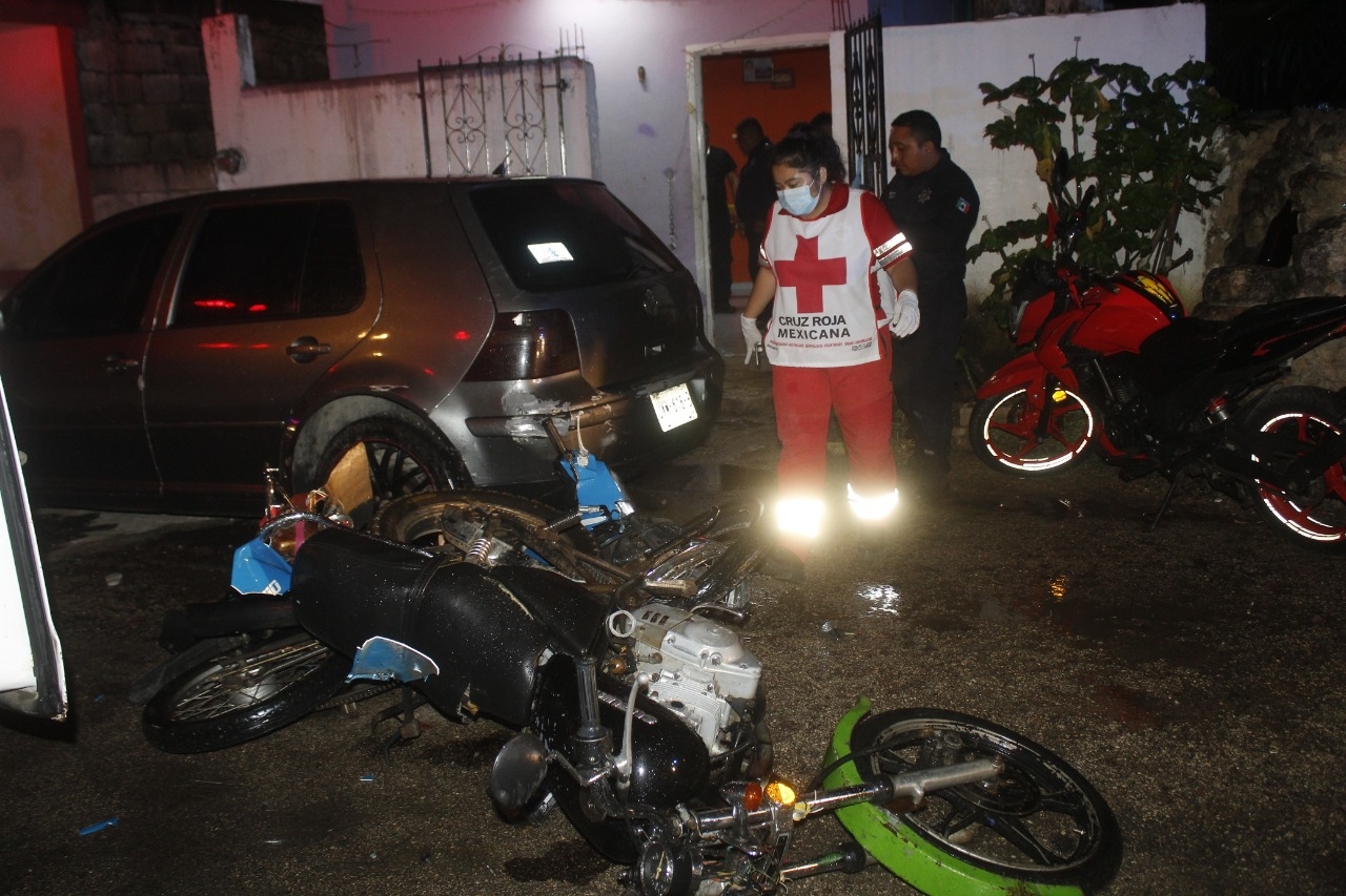 El hombre terminó con graves lesiones en la cara, por lo que se pidió el auxilio a paramédicos de la Cruz Roja