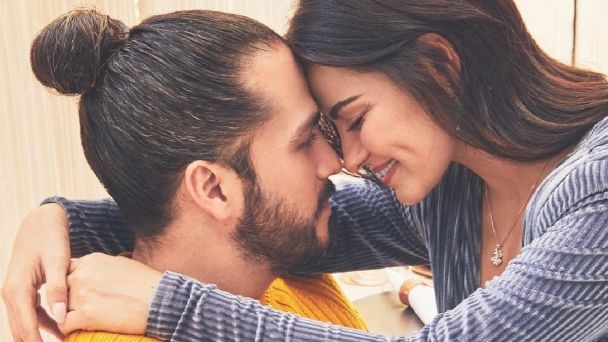 Maite Perroni y Andrés Tovar anunciaron su compromiso Maite Perroni y Andrés Tovar anunciaron su compromiso