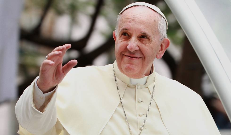 El Papa Francisco recibió una escultura que representa 'Unidos por la Paz', para desearle pedir paz en el mundo. El Papa Francisco recibió una escultura que representa 'Unidos por la Paz', para desearle pedir paz en el mundo.