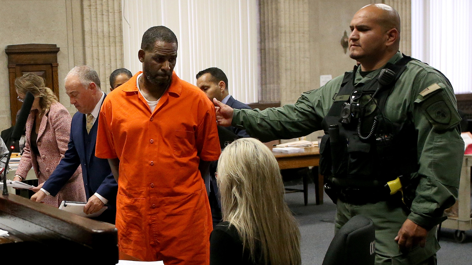 El rapero R. Kelly es declarado culpable por cargos de pornografía infantil y abuso sexual