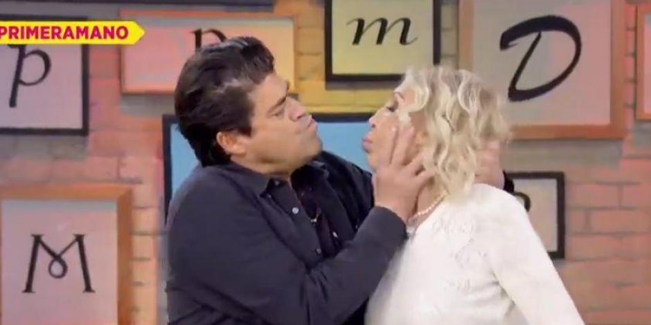 'Burro' Van Rankin le da un beso a Laura Bozzo y ella reacciona de esta manera 'Burro' Van Rankin le da un beso a Laura Bozzo y ella reacciona de esta manera