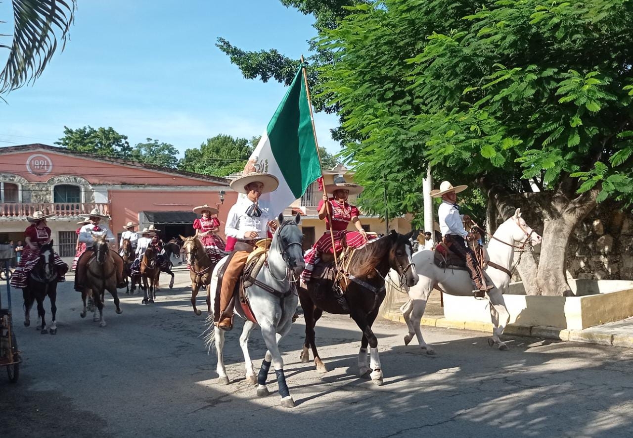 Tras dos años de ser suspendido, se realizó el desfile cívico-militar en Hunucmá Tras dos años de ser suspendido, se realizó el desfile cívico-militar en Hunucmá