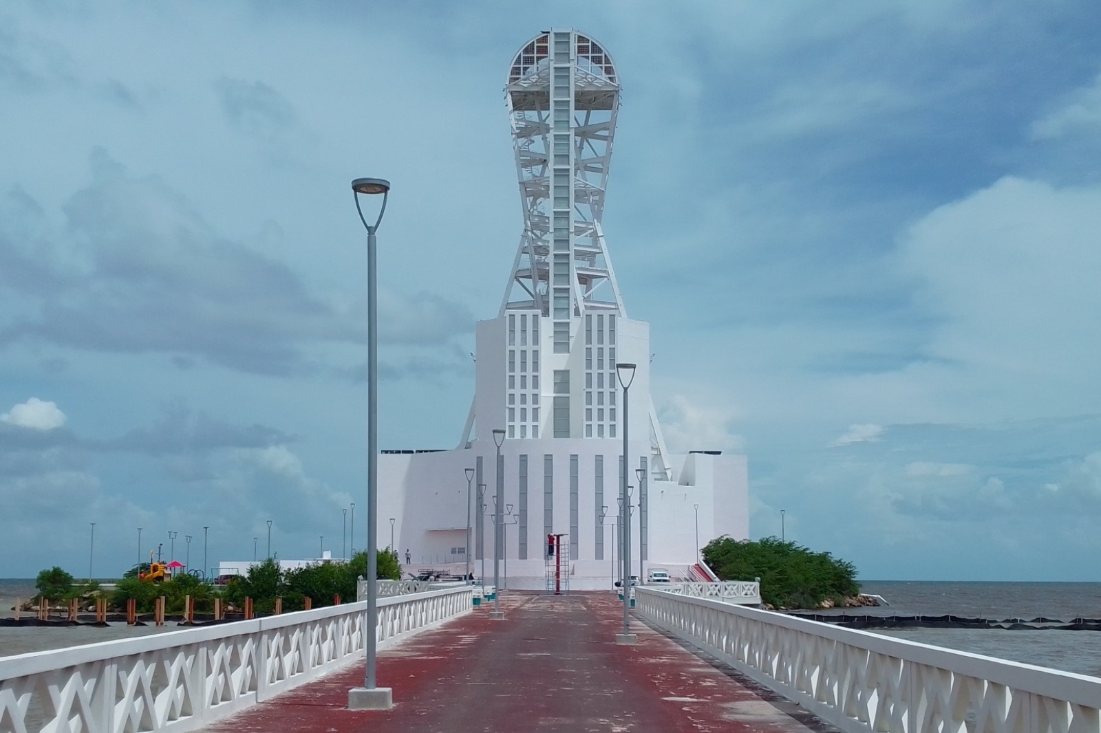 La Megaescultura de Chetumal fue construida bajo el sexenio de Joaquín Hendricks Díaz La Megaescultura de Chetumal fue construida bajo el sexenio de Joaquín Hendricks Díaz