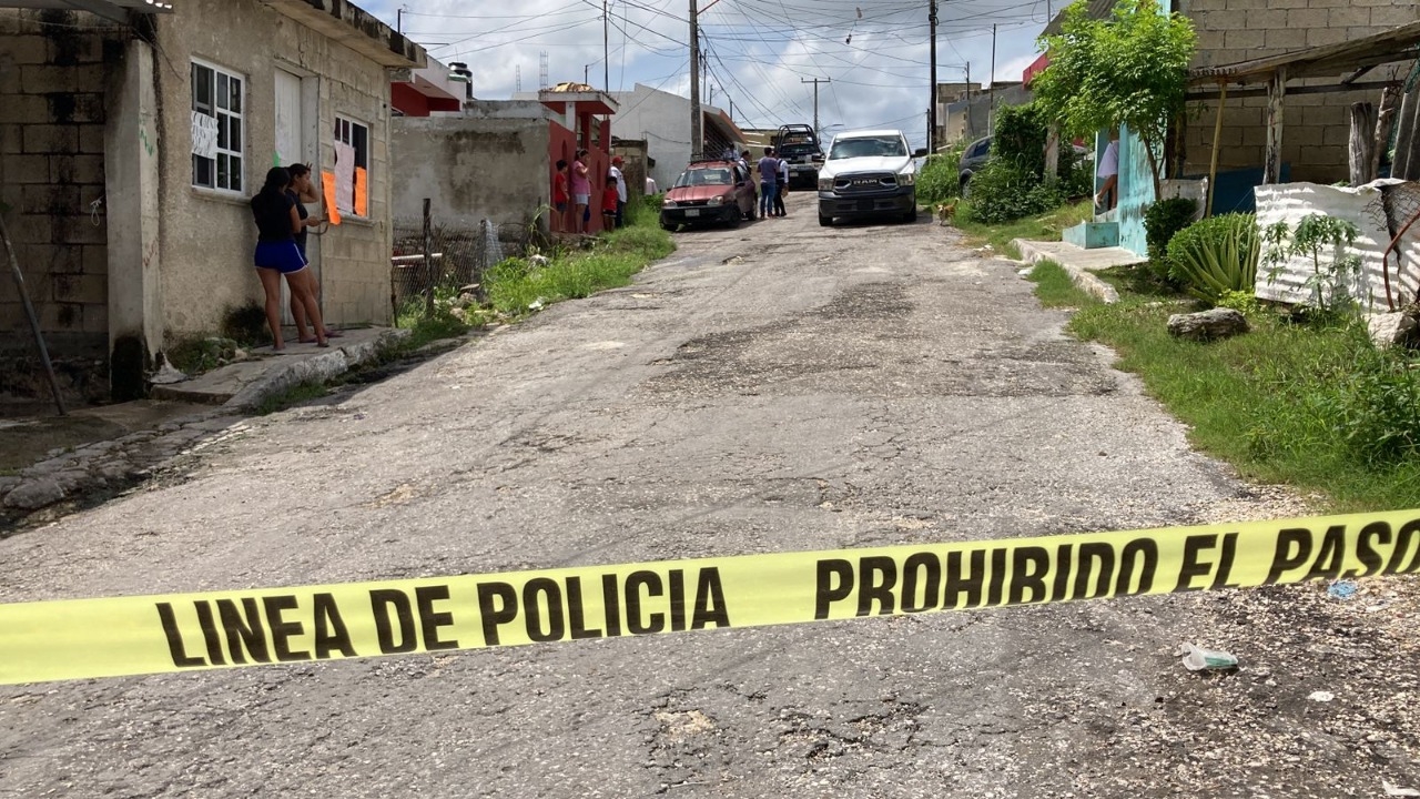 Paramédicos señalaron que el hombre se pudo haber ahorcado desde el día de ayer viernes Paramédicos señalaron que el hombre se pudo haber ahorcado desde el día de ayer viernes