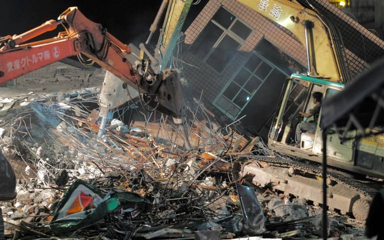 La isla se encuentra bajo alerta de tsunami, según dijo el Servicio Geológico de Estados Unidos