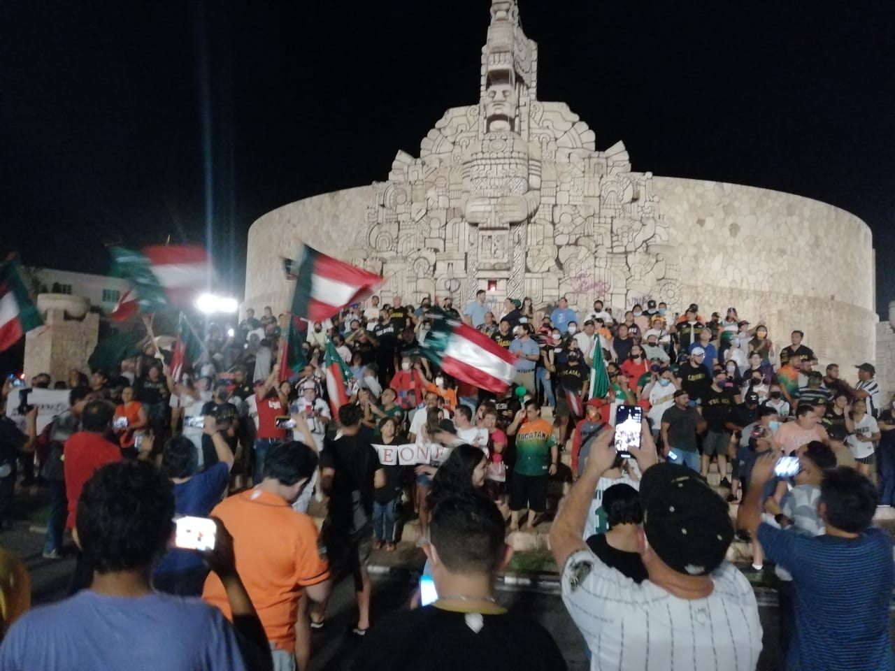 Celebran triunfo de Leones de Yucatán en Mérida: EN VIVO
