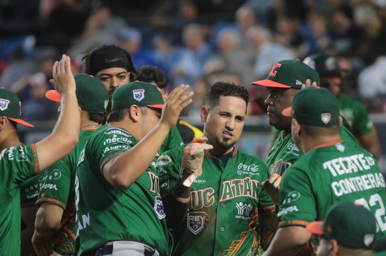 Mauricio Vila celebra triunfo de los Leones de Yucatán ante Sultanes de Monterrey en la Serie del Rey