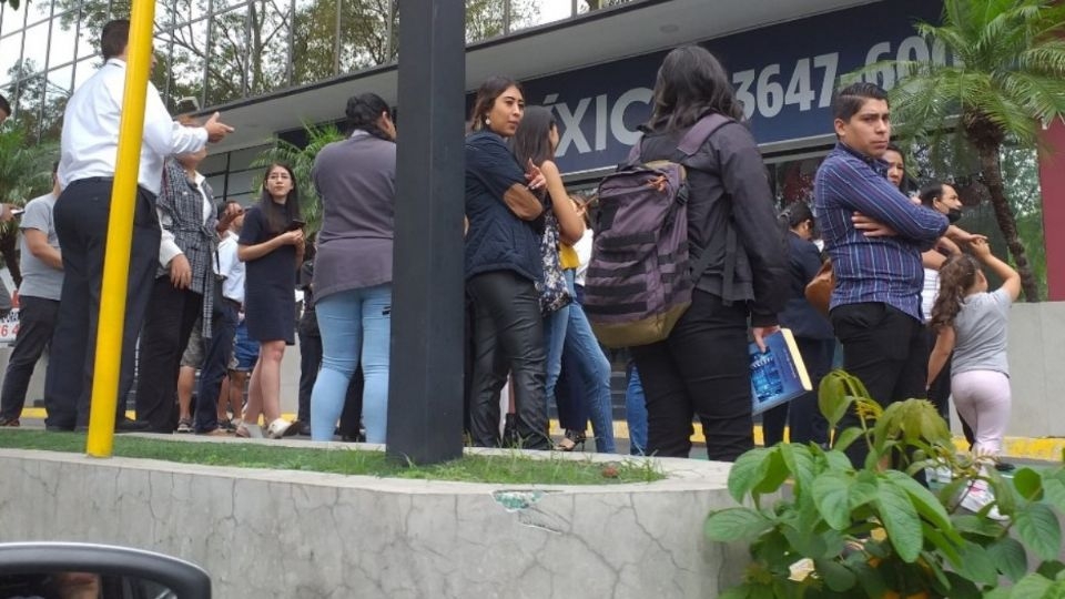 El Servicio Sismológico Nacional reporta una magnitud de 5.4 El Servicio Sismológico Nacional reporta una magnitud de 5.4