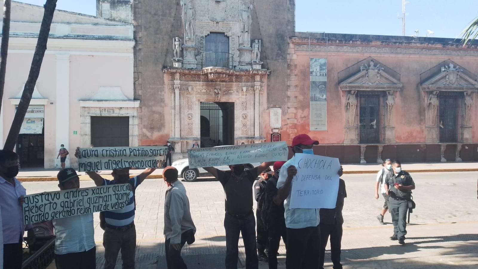 Los ejidatarios acusan el despojo de poco más de 300 hectáreas Los ejidatarios acusan el despojo de poco más de 300 hectáreas