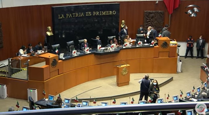 Con 38 votos a favor y 61 en contra, no se admite a discusión la moción suspensiva del dictamen Con 38 votos a favor y 61 en contra, no se admite a discusión la moción suspensiva del dictamen