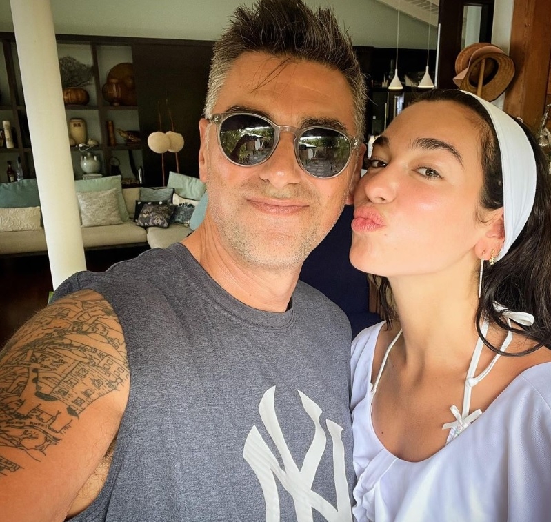 El padre de Dua Lipa comparte fotos con su hija, pero también con otros artistas