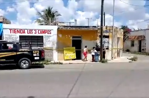 Muere abuelito dentro de una frutería en el Centro de Mérida