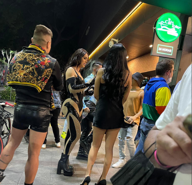 Dua Lipa después de su concierto en la CDMX en La Casa de Toño