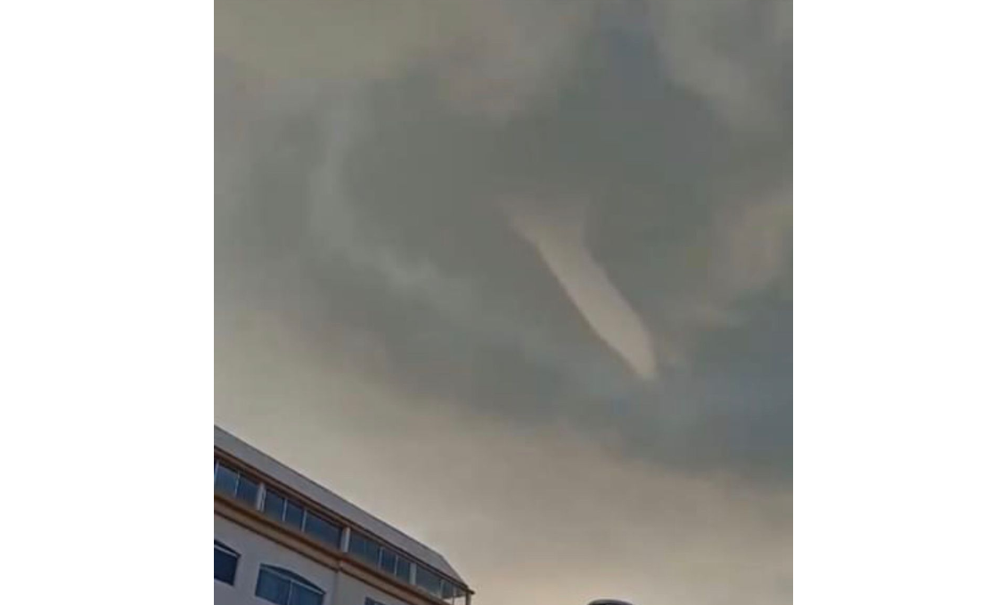 Tornado azota a Guamúchil, Sinaloa; se genera pánico en la ciudadanía Tornado azota a Guamúchil, Sinaloa; se genera pánico en la ciudadanía
