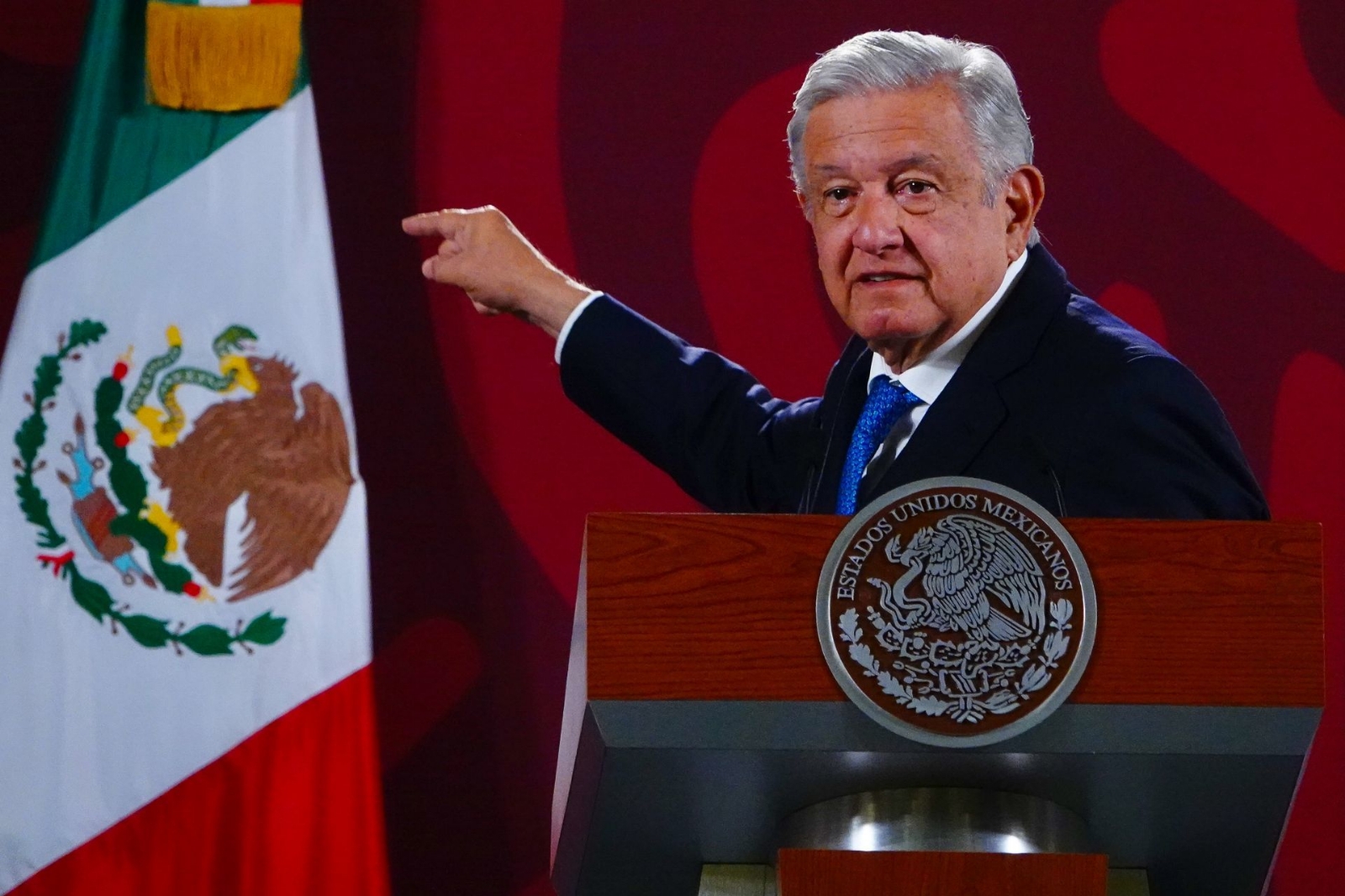 AMLO insistió en su propuesta de realizar una consulta popular sobre la permanencia del Ejército y la Marina en las calles hasta el 2028