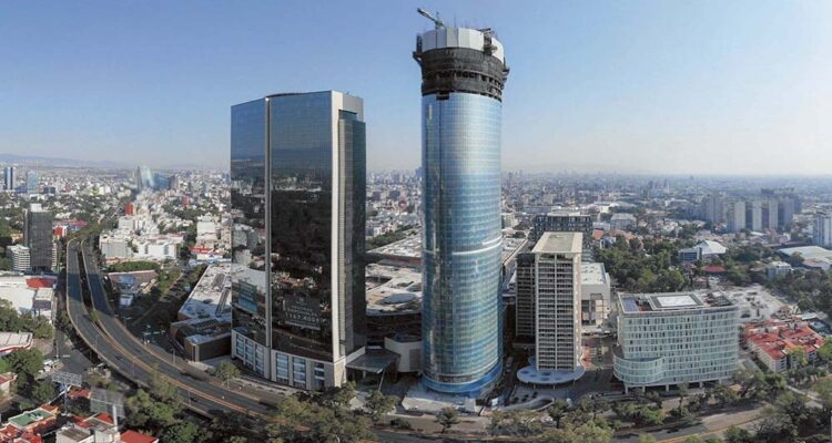 La Torre Mítikah tiene una altura de 267.3 m2? y 68 pisos