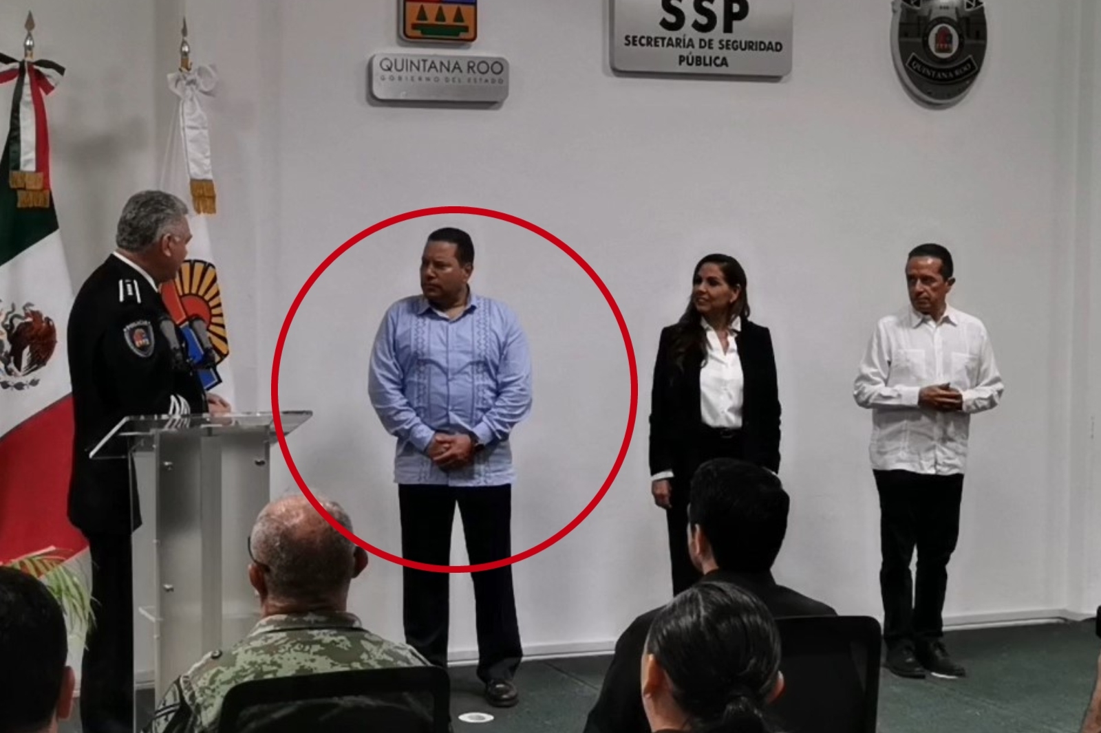 Manelich Castilla Craviotto recibió la placa policial que lo acredita como el nuevo secretario de Seguridad Pública de Quintana Roo Manelich Castilla Craviotto recibió la placa policial que lo acredita como el nuevo secretario de Seguridad Pública de Quintana Roo