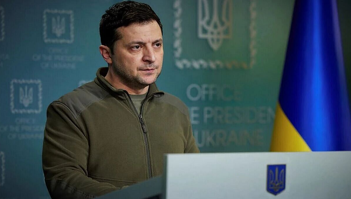 
Zelenski insiste en que Rusia debe salir de Zaporiyia y dejar de bombardearla
