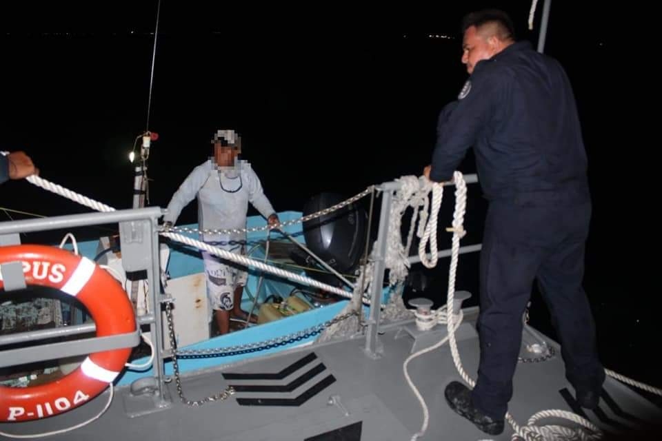 Semar rescata a pulperos que quedaron dos días a la deriva al Noreste de Progreso