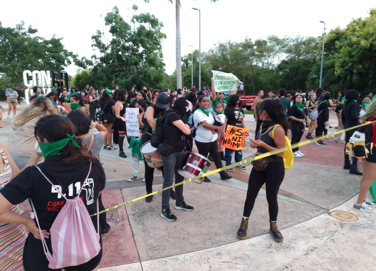 Feministas piden en cancín que el aborto sea leal y seguro