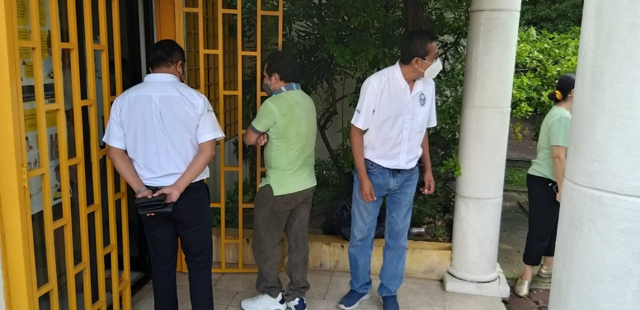 Maestros de la Unacar exigen sus pagos correspondientes Maestros de la Unacar exigen sus pagos correspondientes