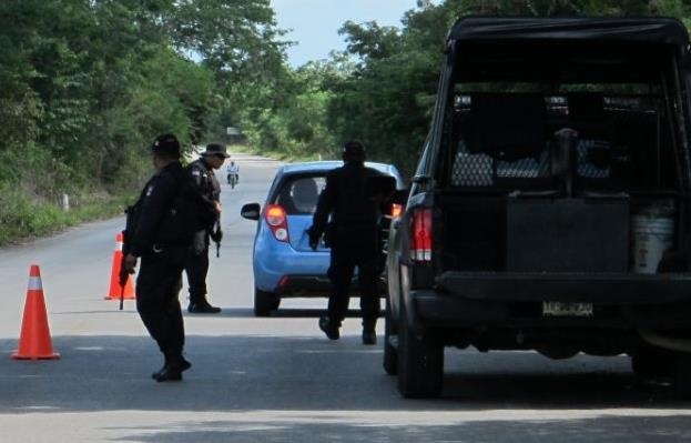 En un puesto de control instalado en el tramo carretero Chicxulub-Telchac, en el municipio de Progreso fue detenido Salvador Osmar, de 31 años de edad