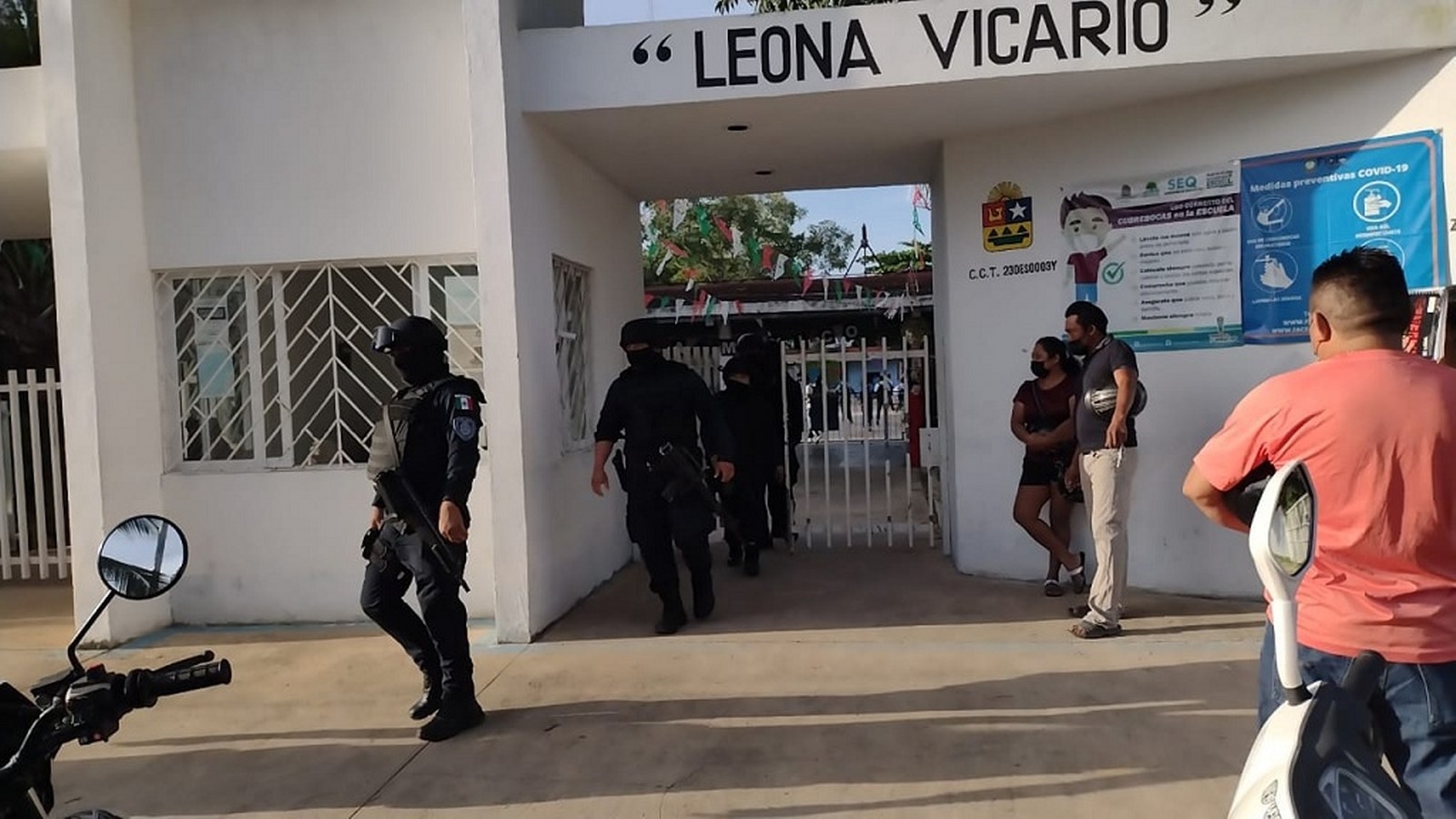 Los padres de familia exigieron a la directiva de la escuela en Carrillo Puerto el nombre del presunto acosador de varias alumnas Los padres de familia exigieron a la directiva de la escuela en Carrillo Puerto el nombre del presunto acosador de varias alumnas