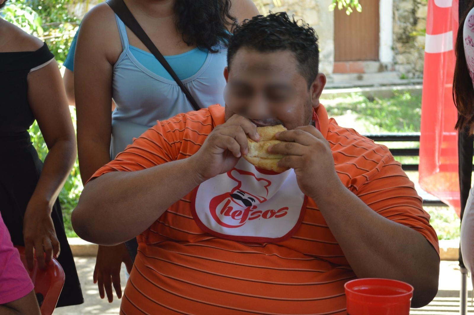 Algunos problemas que se presentan son diabetes e hipertensión Algunos problemas que se presentan son diabetes e hipertensión