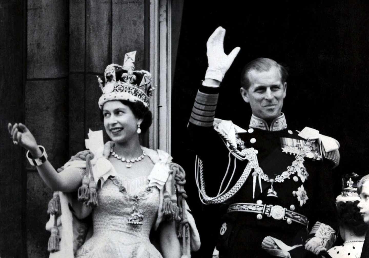 Durante el gobierno de Luis Echeverría, la Reina Isabel II, quien sucedió a su padre, Jorge VI, llegó de visita a México a mitad de los 70's Durante el gobierno de Luis Echeverría, la Reina Isabel II, quien sucedió a su padre, Jorge VI, llegó de visita a México a mitad de los 70's