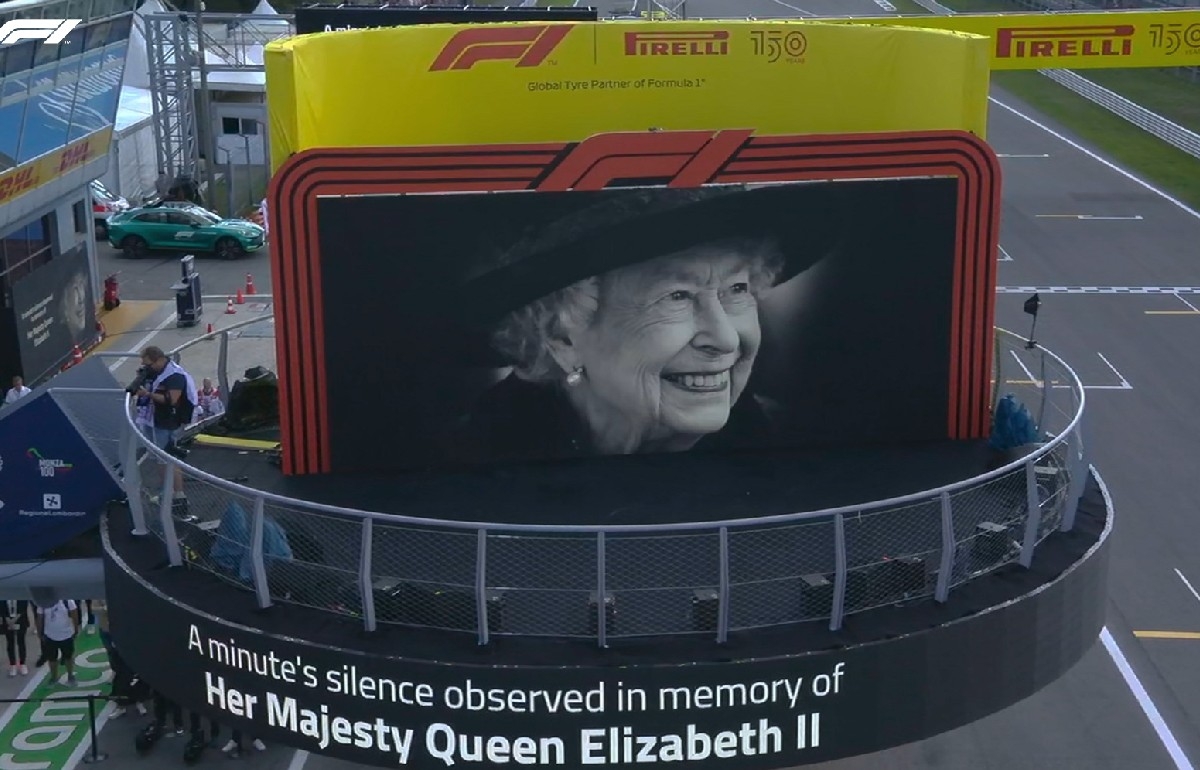 Equipos, pilotos, empleados y responsables de la F1 guardaron un respetuoso minuto de silencio en memoria de la Reina Isabel II