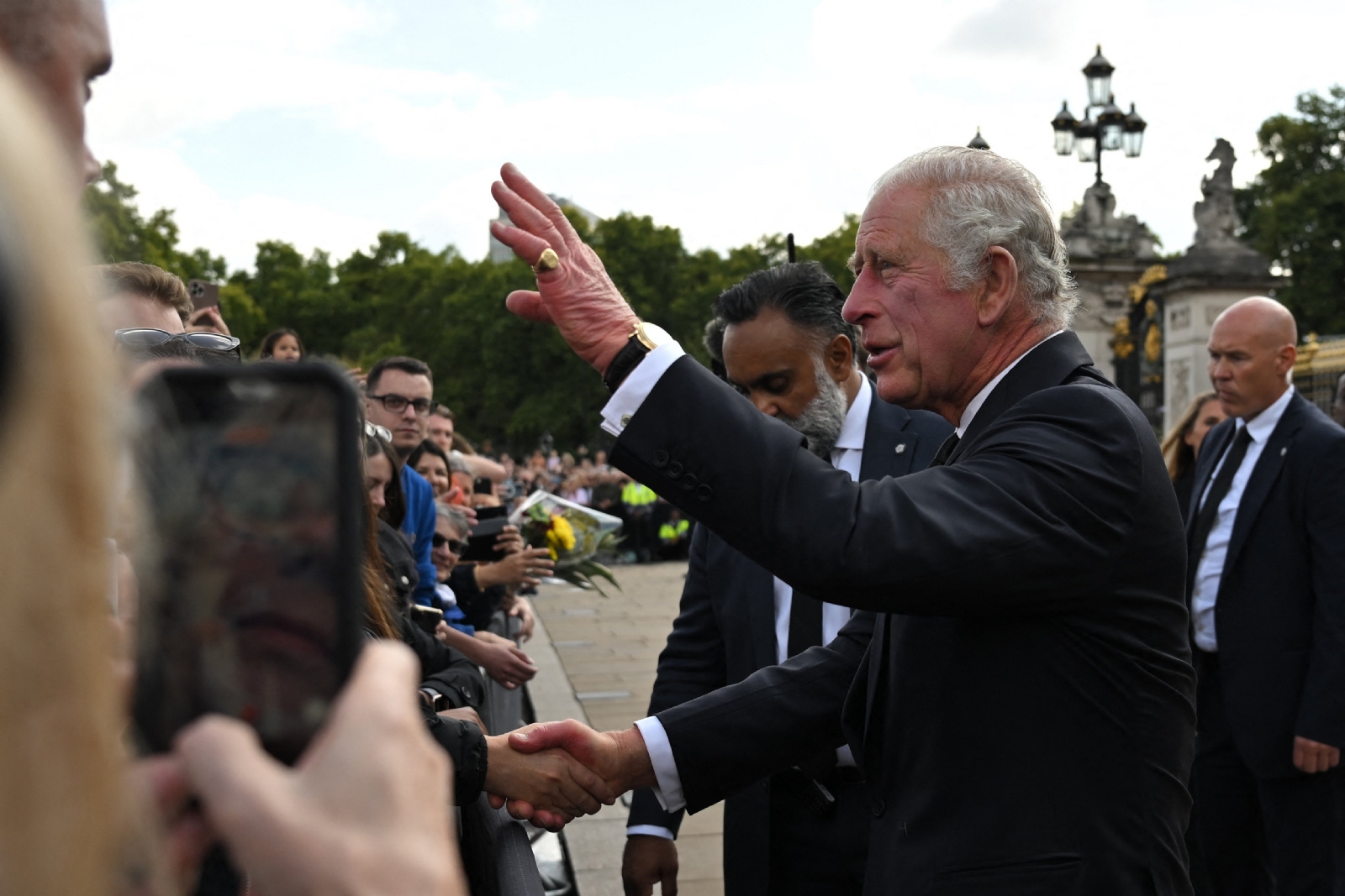 El Rey Carlos III llegó desde Escocia a Londres este viernes