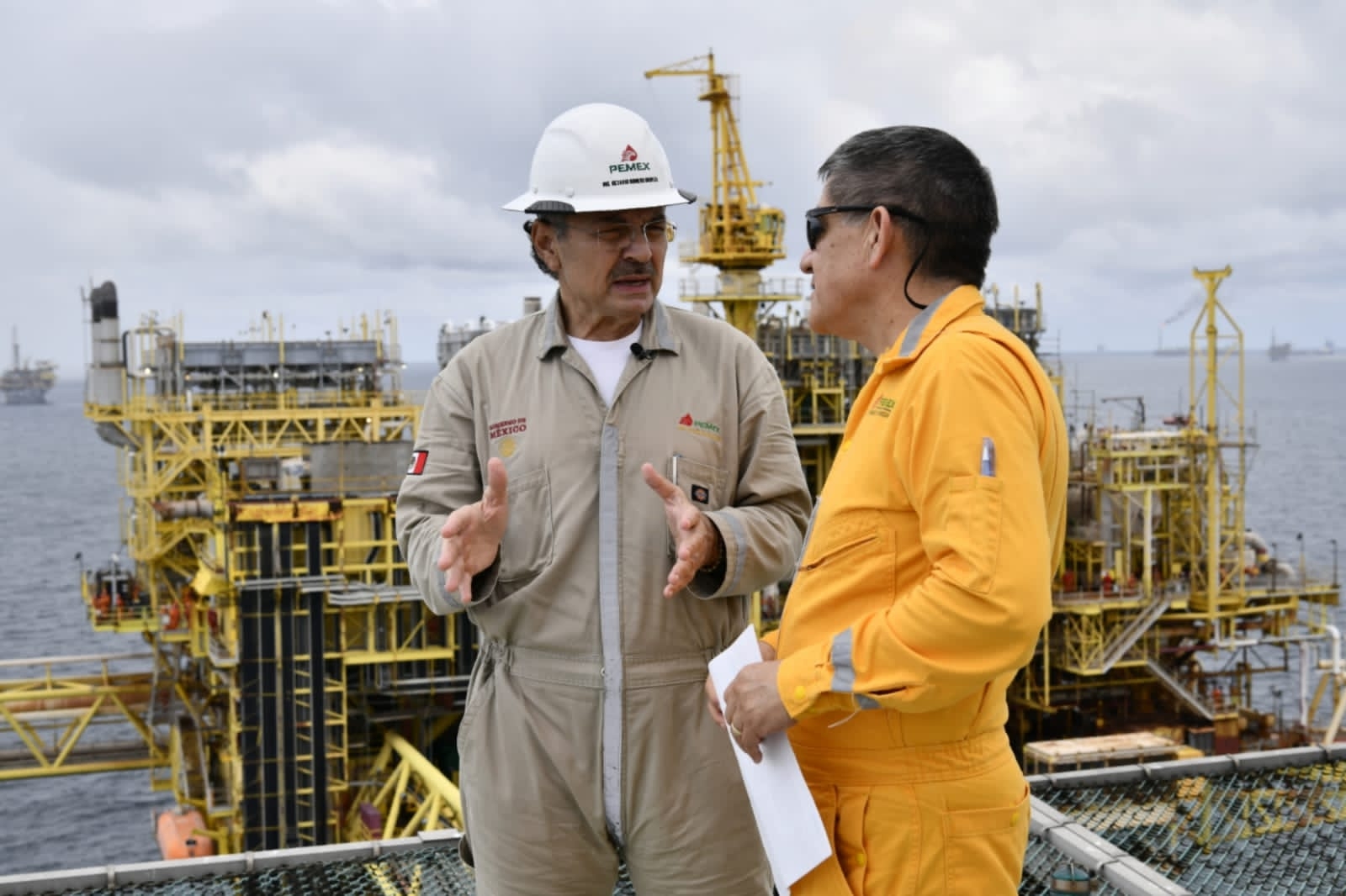 Supervisa director de Pemex la sonda de Campeche