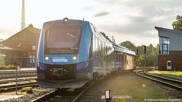 Tres muertos y 11 heridos, ocho extranjeros, en choque de trenes en Croacia