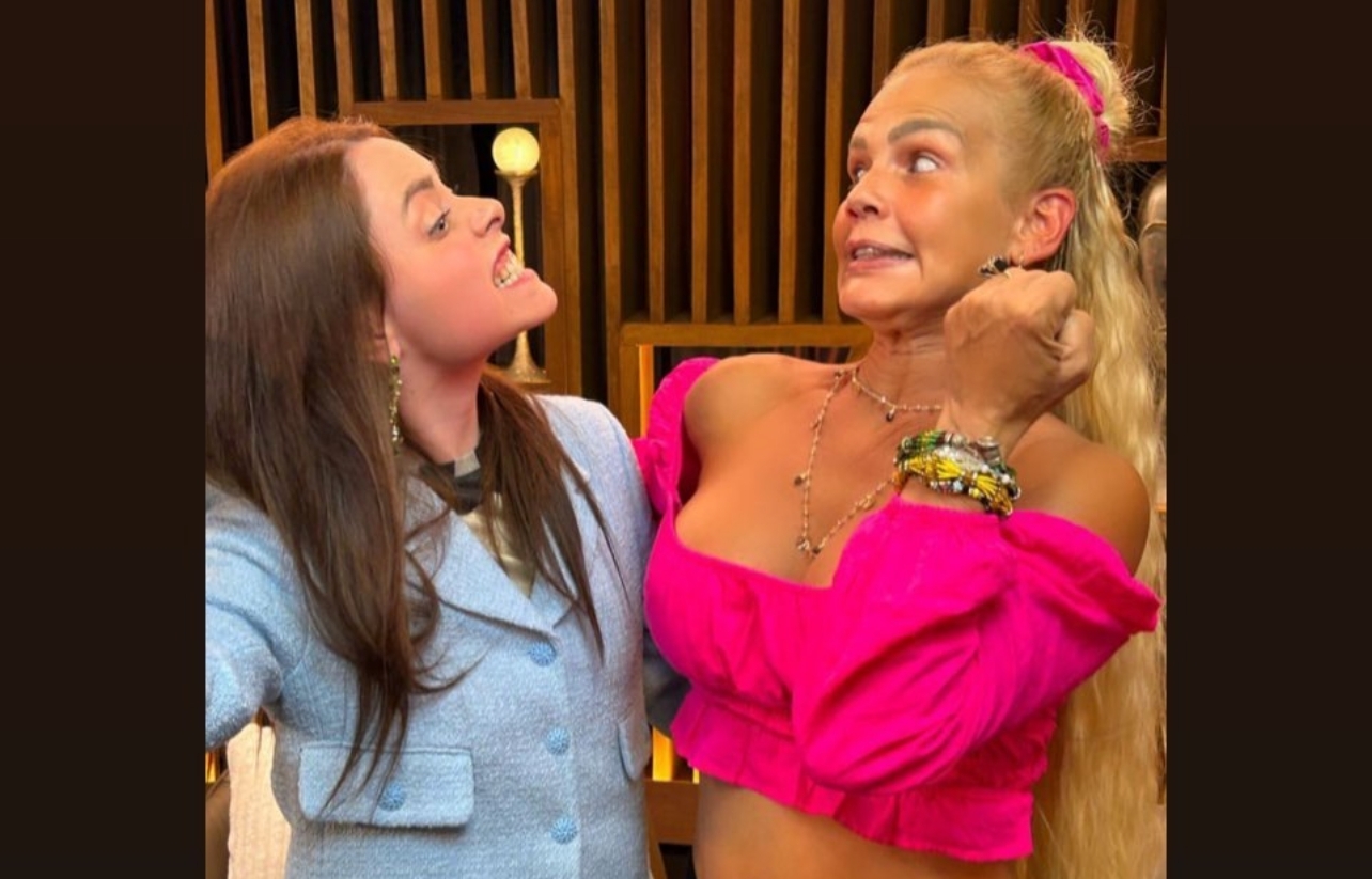 Maryfer Centeno y Niurka protagonizaron una falsa pelea en La Saga Maryfer Centeno y Niurka protagonizaron una falsa pelea en La Saga