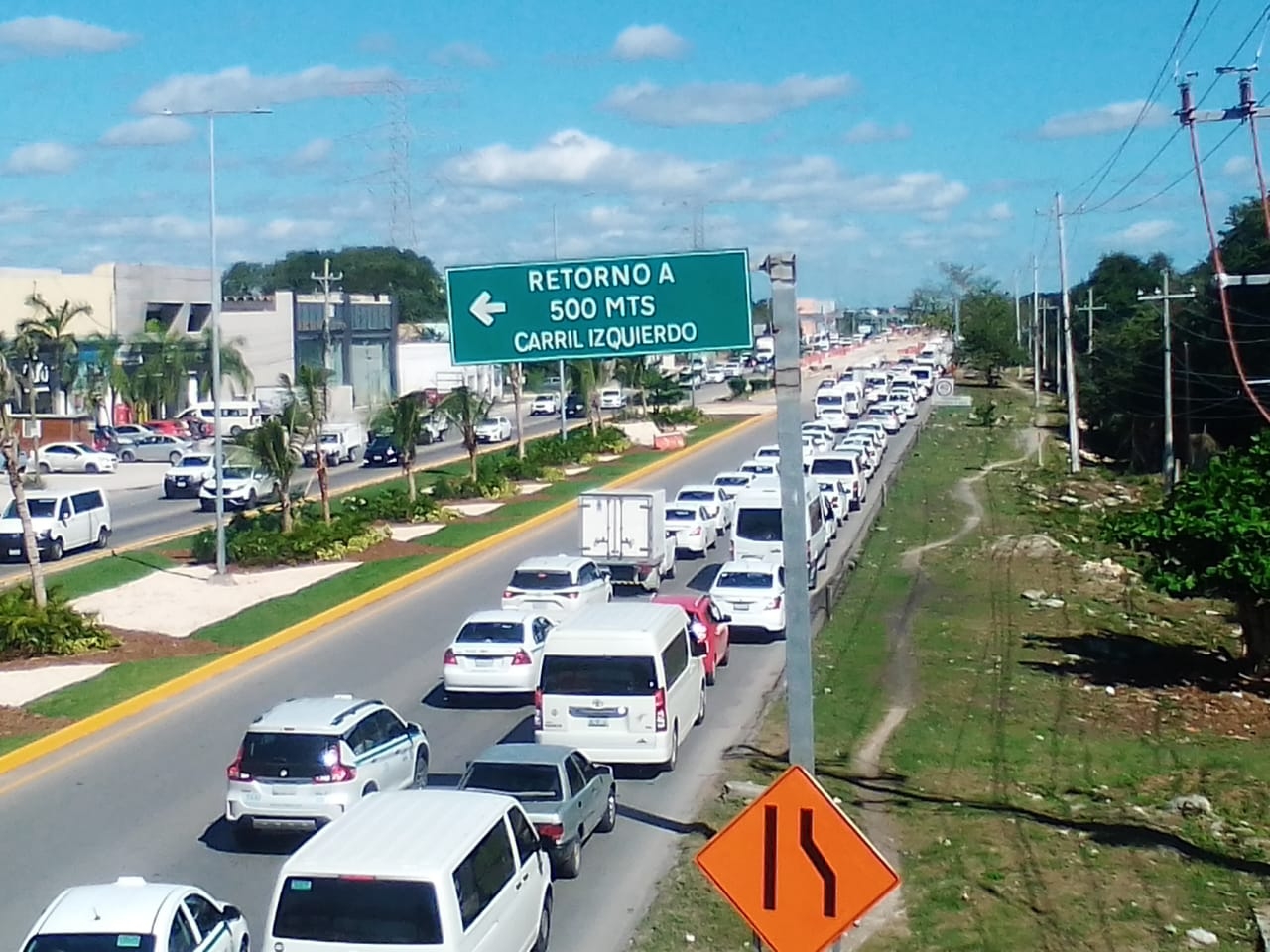 Se registra el cuello de botella por los trabajos inconclusos de Fonatur y que reducen los carriles
