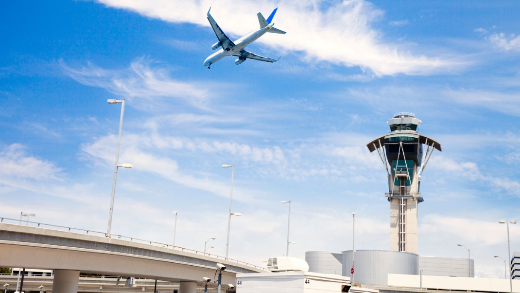 Las operaciones normales de tráfico aéreo se reanudan gradualmente en los EE.UU Las operaciones normales de tráfico aéreo se reanudan gradualmente en los EE.UU
