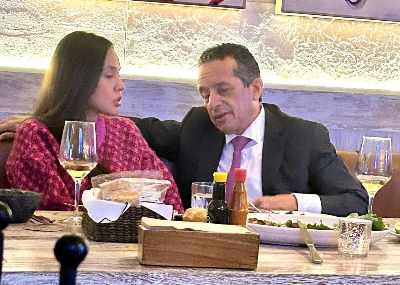 Carlos Joaquín mantendría una relación con una modelo italiana desde hace varios años