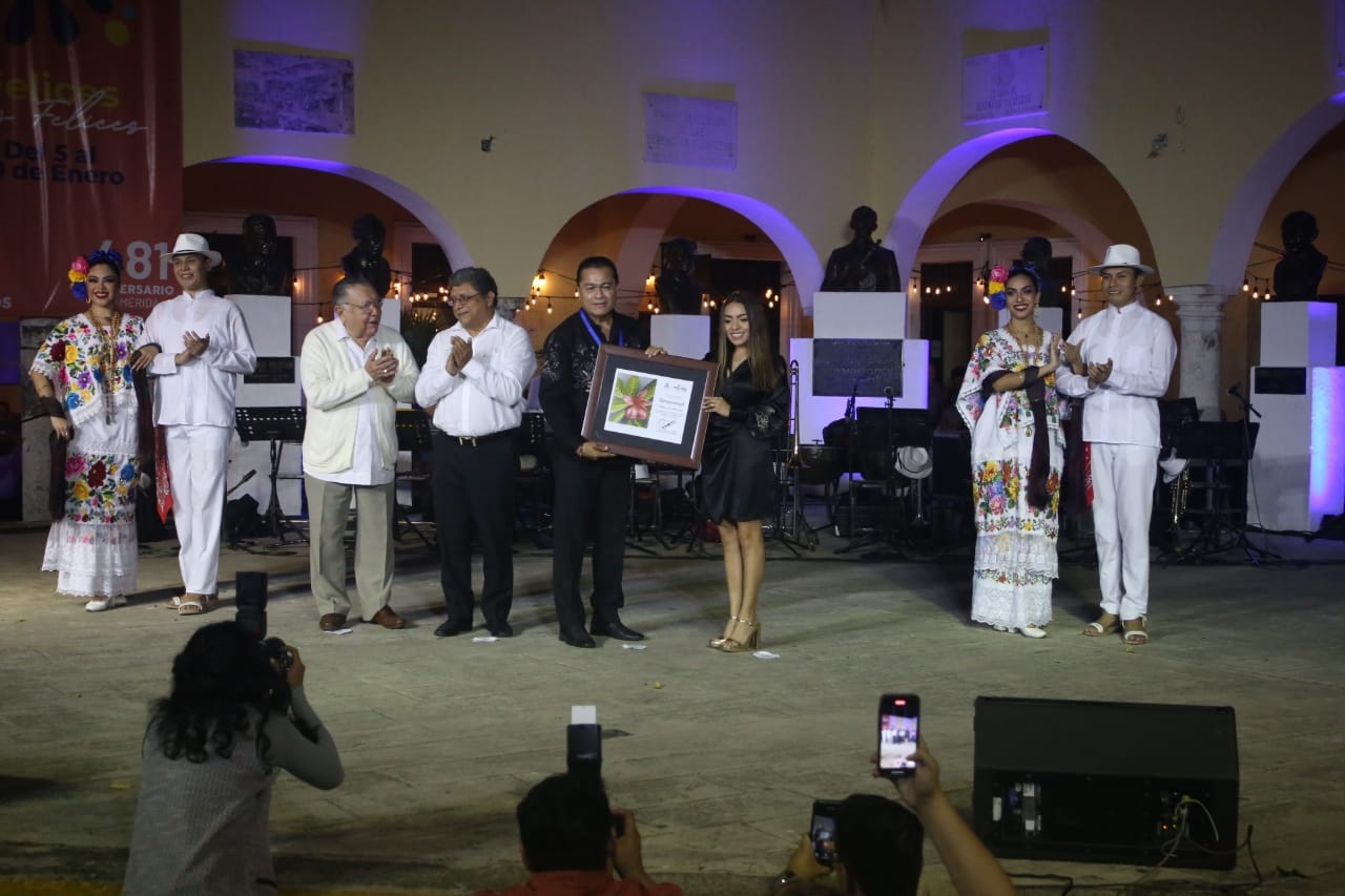 Esta noche se celebró el 58 aniversario de las Serenatas de Santa Lucía en Mérida Esta noche se celebró el 58 aniversario de las Serenatas de Santa Lucía en Mérida