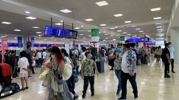 De las 595 operaciones, 297 son llegadas, mientras que 298 son arribos