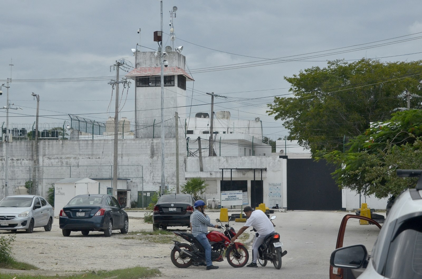 Mujer pasará 25 años en prisión por tirar a una menor desde el tercer piso de un edificio en Cancún