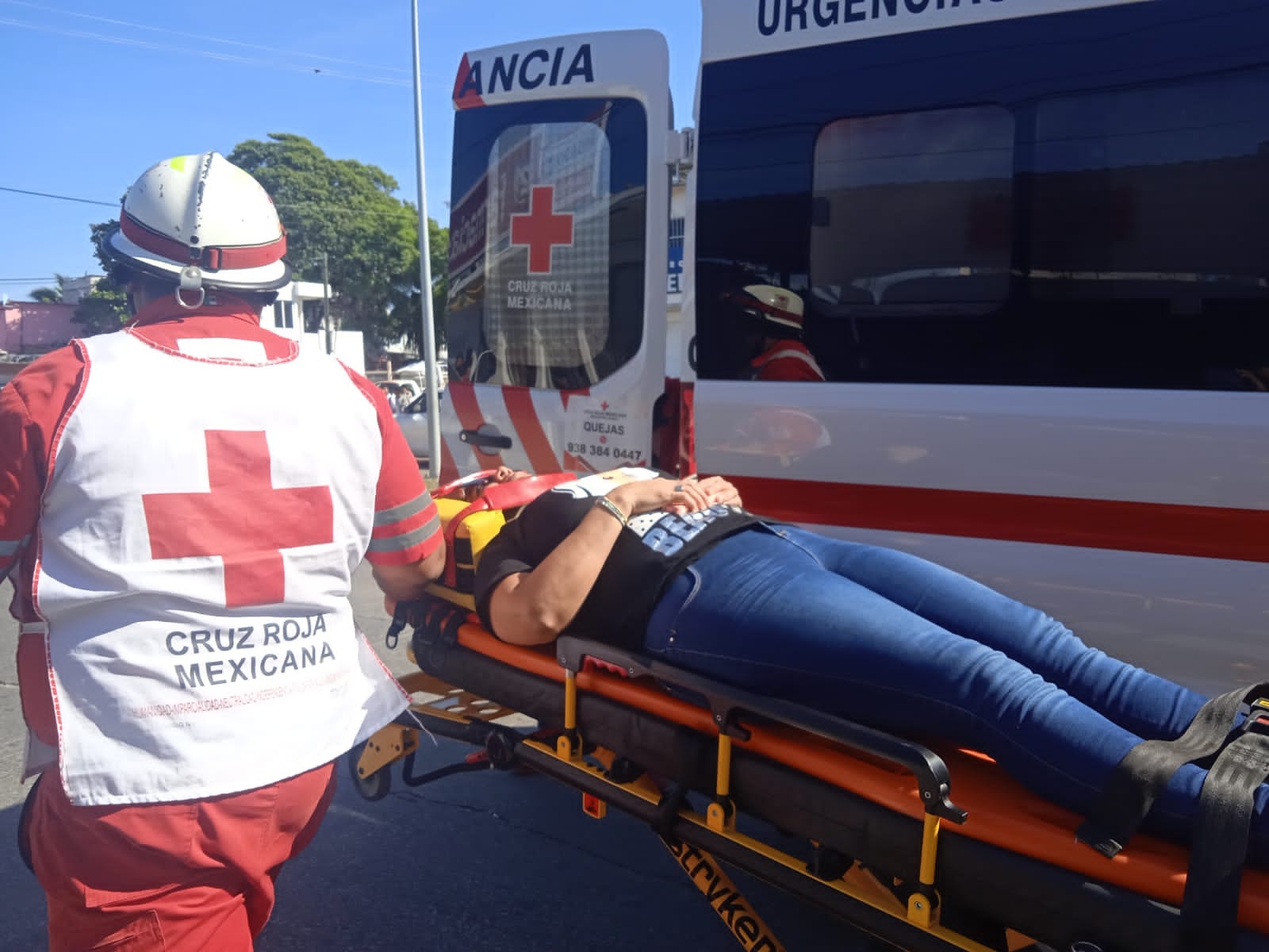 La mujer fue valorada y trasladada al hospital