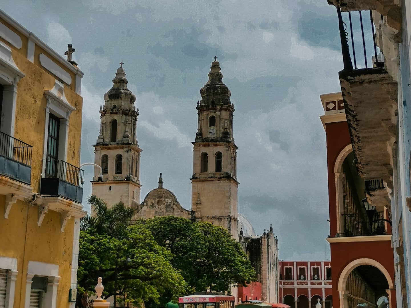 Los puntos para abordar los diferentes transportes se encuentran distribuidos por la zona céntrica