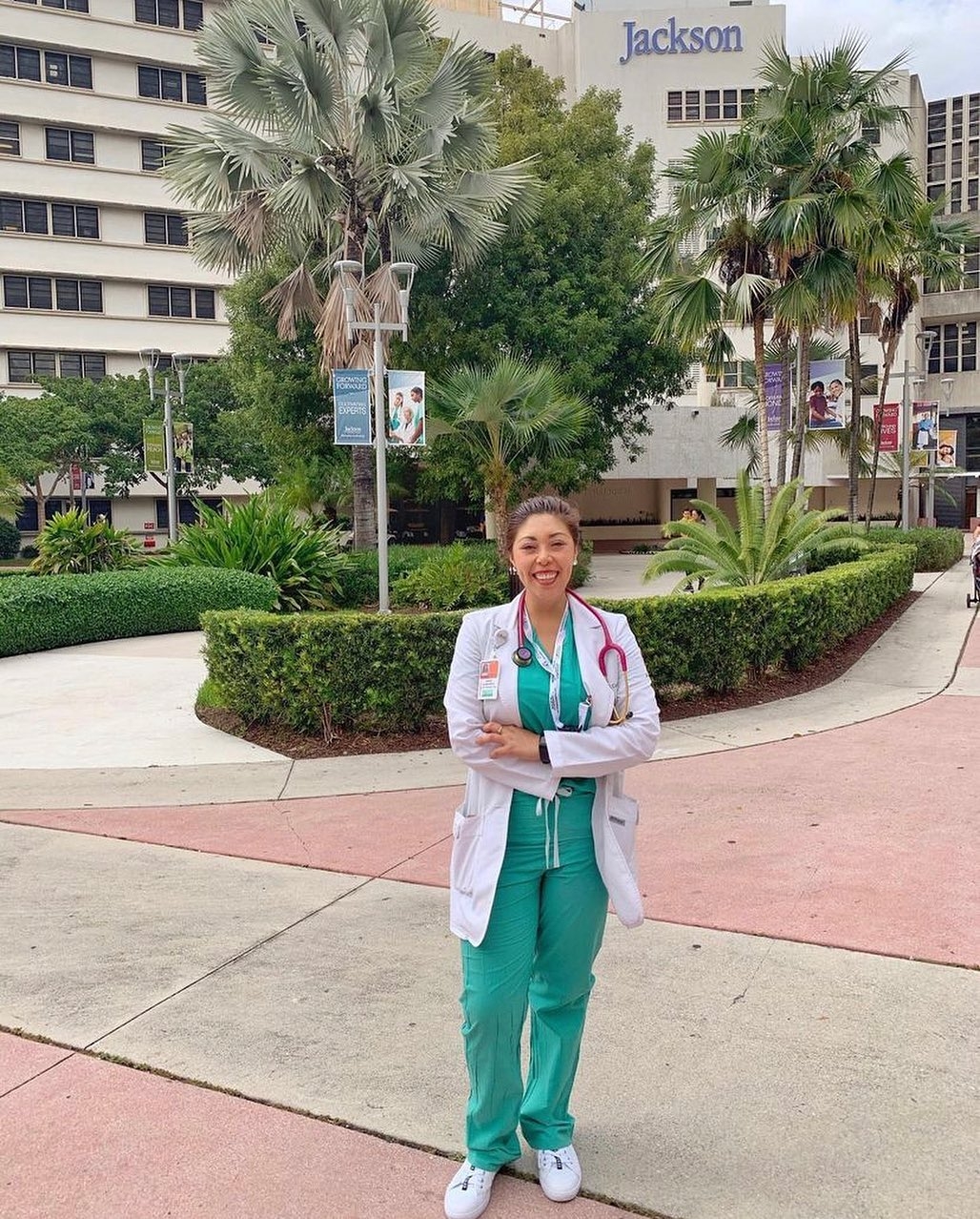 La doctora aseguró que solo son paciente y doctora. Foto: Especial