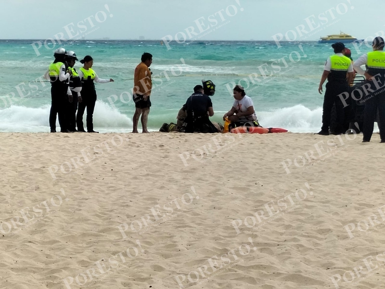 El hombre ingresó a nadar, a pesar de que las condiciones no son aptas por el fuerte oleaje El hombre ingresó a nadar, a pesar de que las condiciones no son aptas por el fuerte oleaje