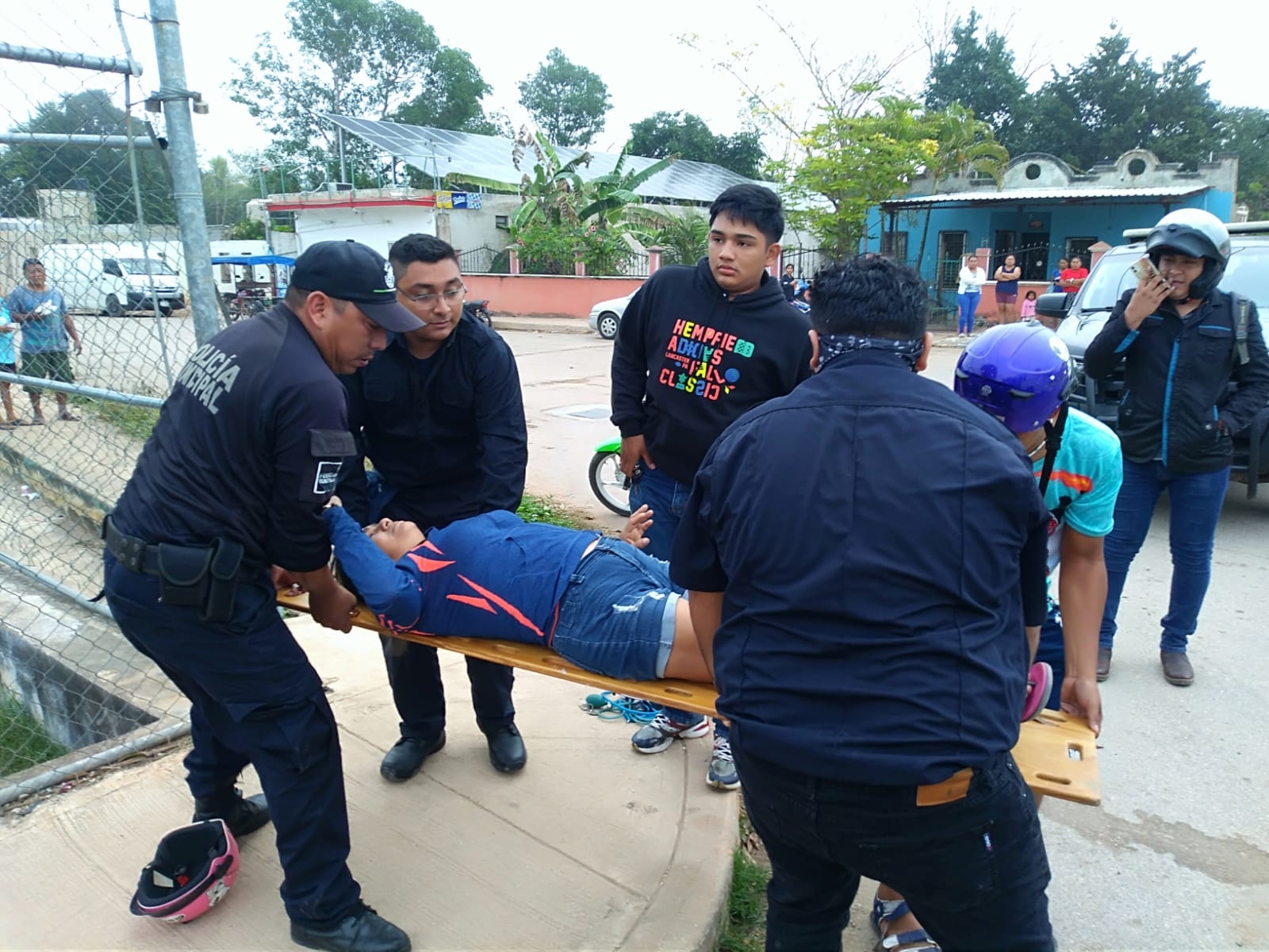 La conductora de una motocicleta provocó el impacto que dejó tres lesionados en Tekax La conductora de una motocicleta provocó el impacto que dejó tres lesionados en Tekax