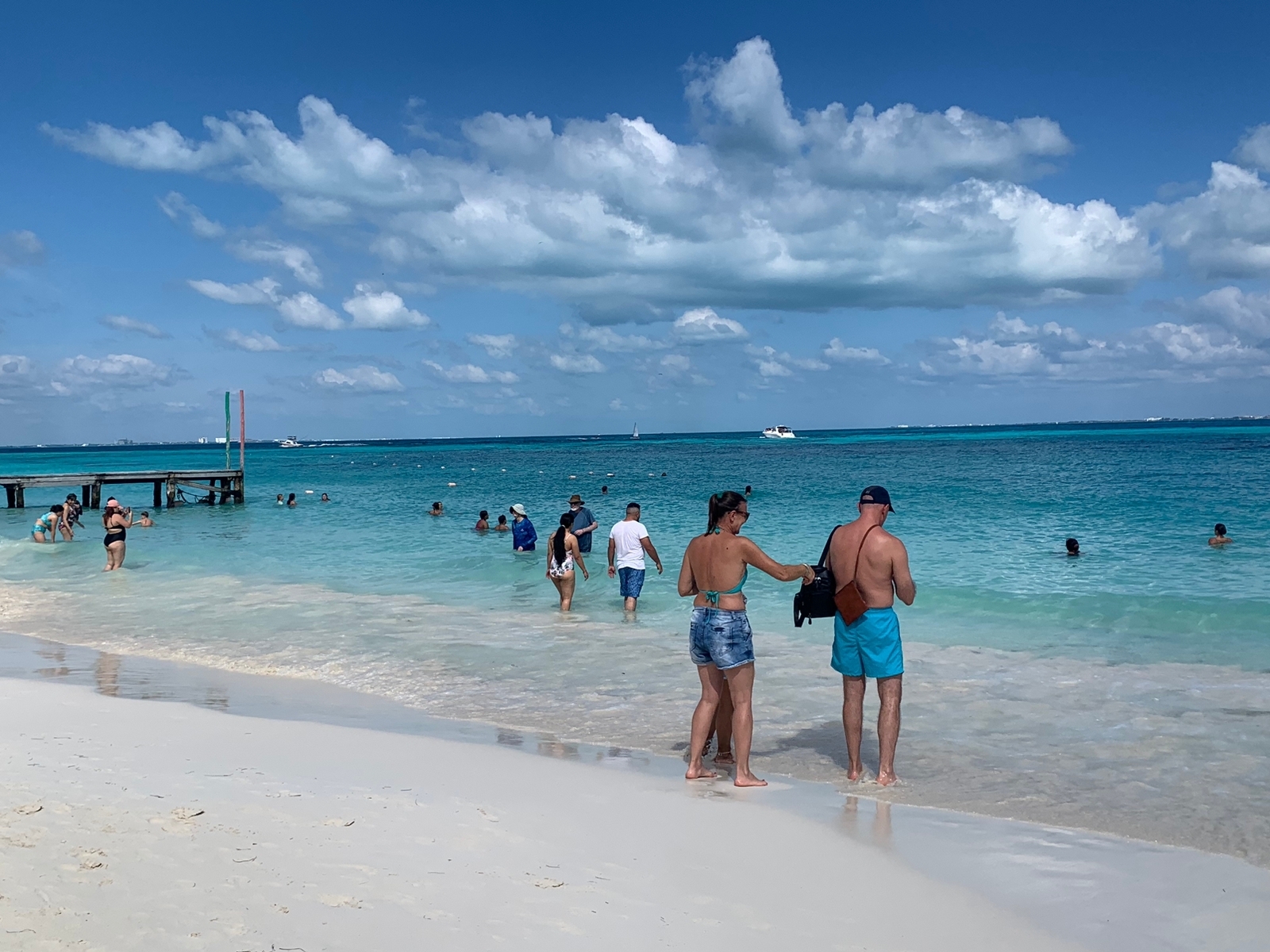 Turistas tanto nacionales como internacionales coincidieron en que esta es una mejor época para venir a Cancún