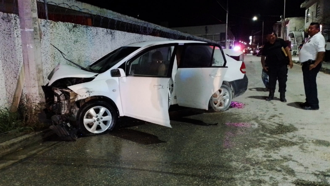 Según se dijo, la conductora trataba de impactar a una camioneta que iba a su lado Según se dijo, la conductora trataba de impactar a una camioneta que iba a su lado