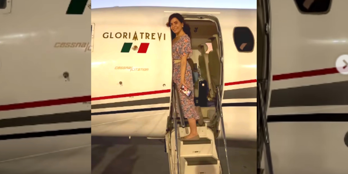 El avión se muestra rotulado con el nombre de Gloria Trevi. Foto: Especial El avión se muestra rotulado con el nombre de Gloria Trevi. Foto: Especial
