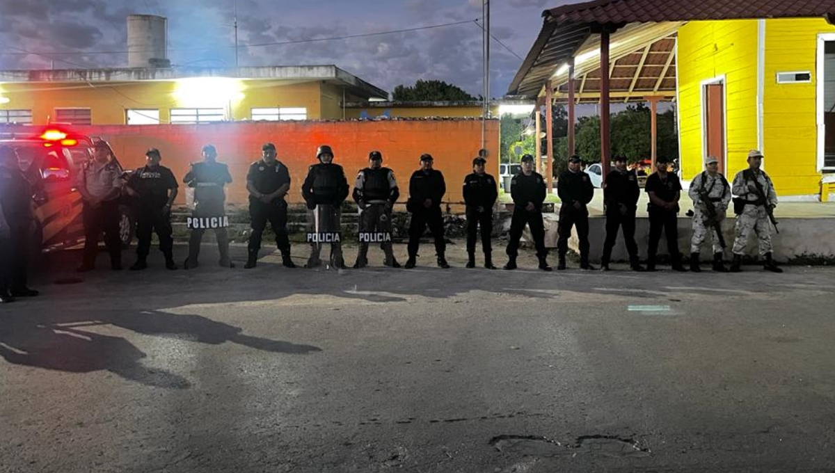 En el despliegue desfi laron más de 10 camionetas de la policía