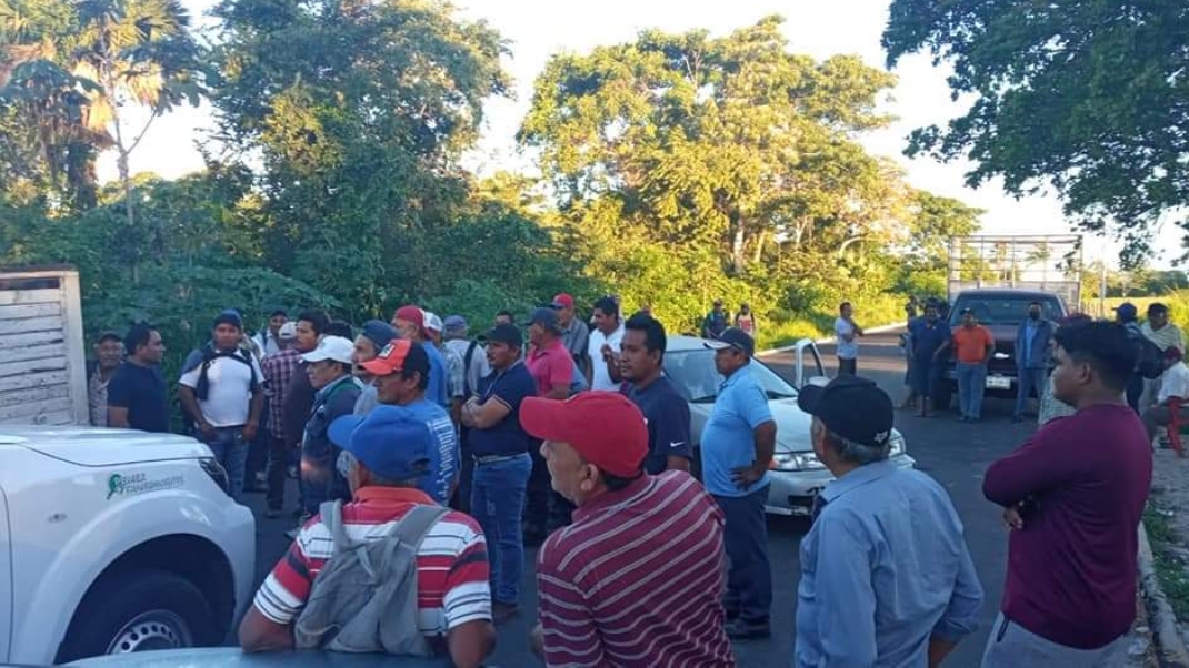 Los inconformes fueron atendidos por personal de la Empresa Productiva del Estado